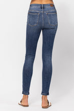 Load image into Gallery viewer, Judy Blue Classic Ankle Skinny Jean